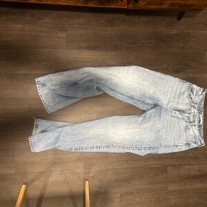 Zara Blue Relaxed Jeans with Vintage Appeal